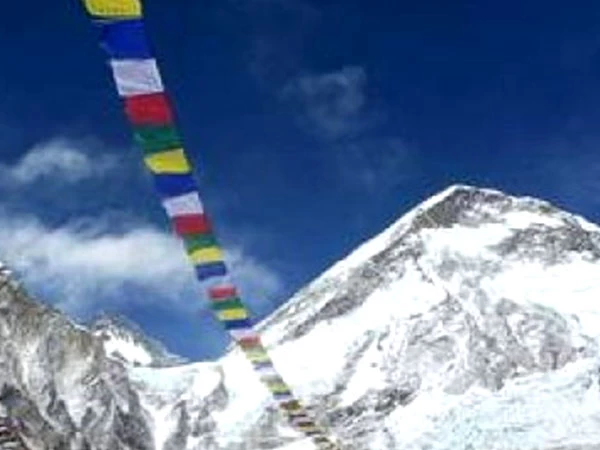 Exploring The Life Along Mount Everest Base Camp Trek
