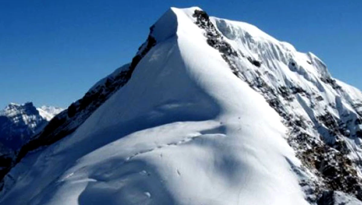 Chulu East Peak Climbing