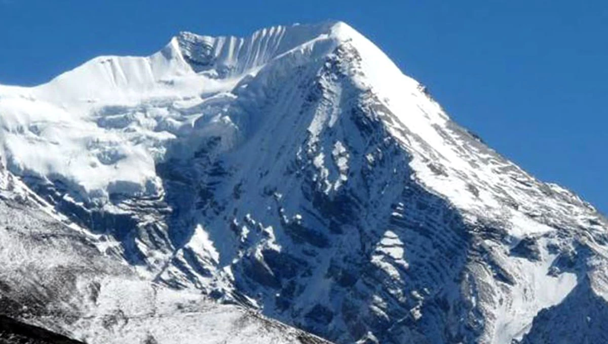 Pisang Peak Climbing