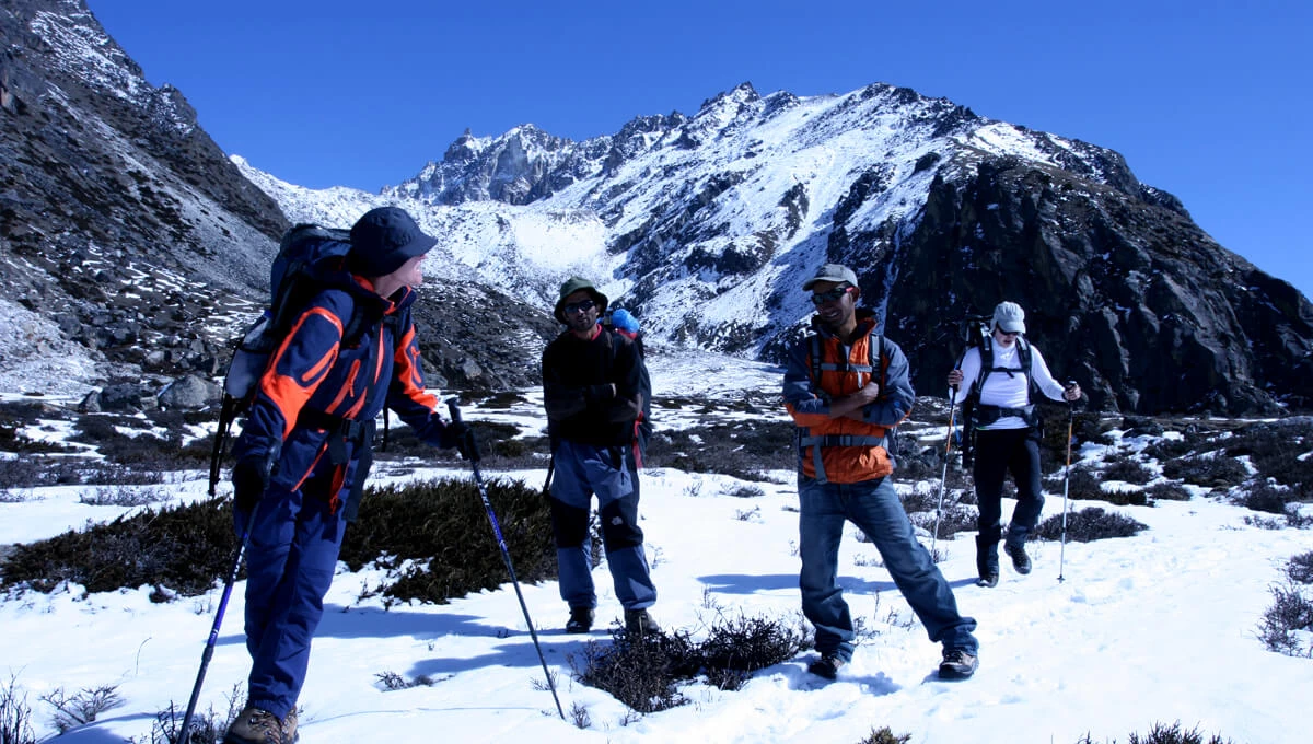 Trekkers in Kanchenjunga
