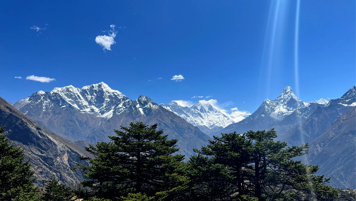 view-during-everest-base-camp-helicopter-tour