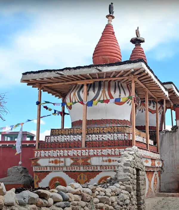 Chorten Upper Mustang Trek
